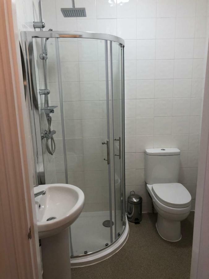 Good Intent Rooms Waltham Abbey Extérieur photo