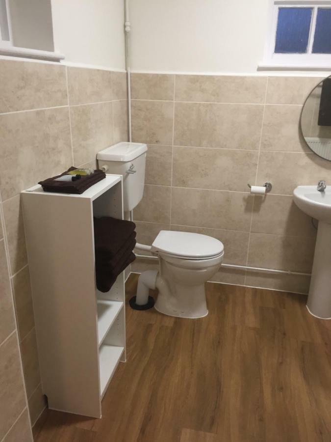 Good Intent Rooms Waltham Abbey Extérieur photo
